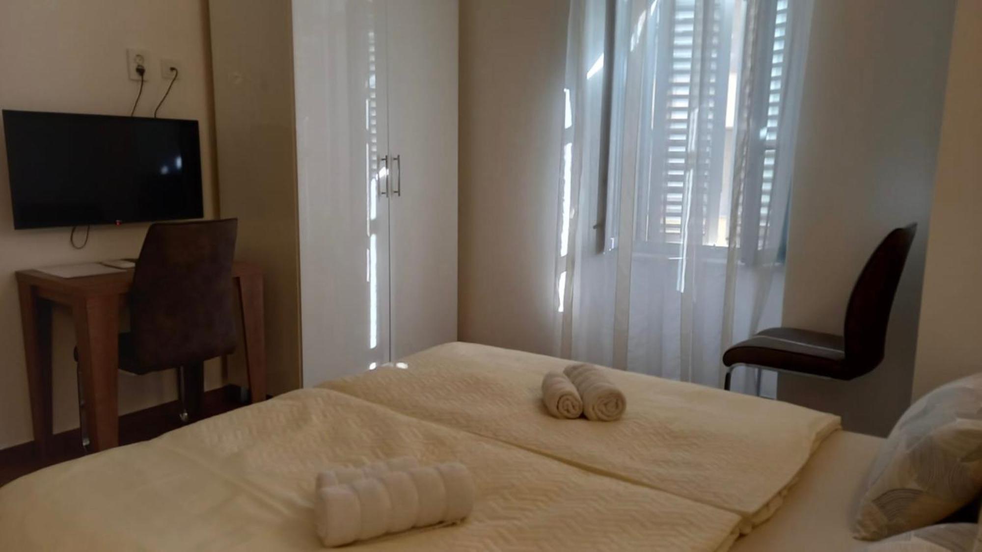 Barba Ante Hotel Vis Exterior photo