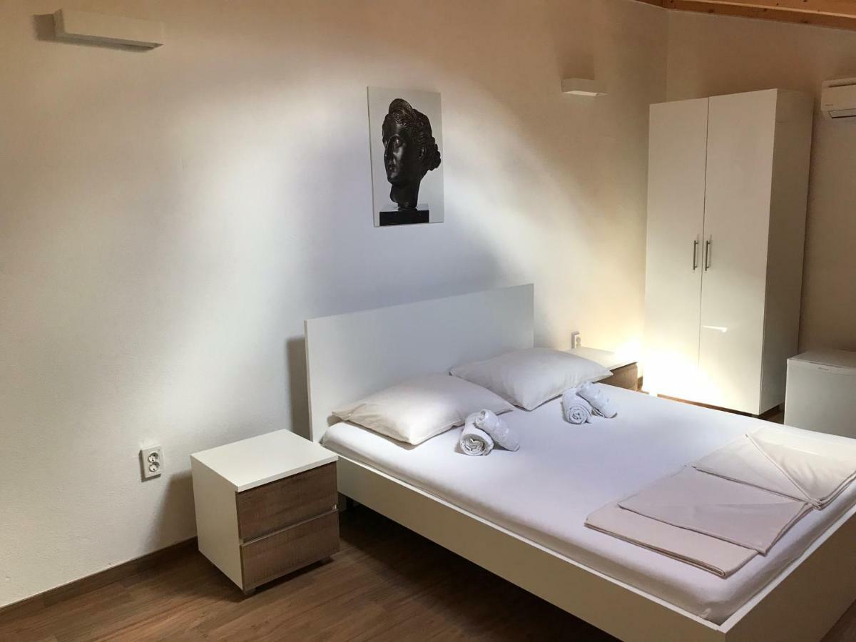 Barba Ante Hotel Vis Exterior photo